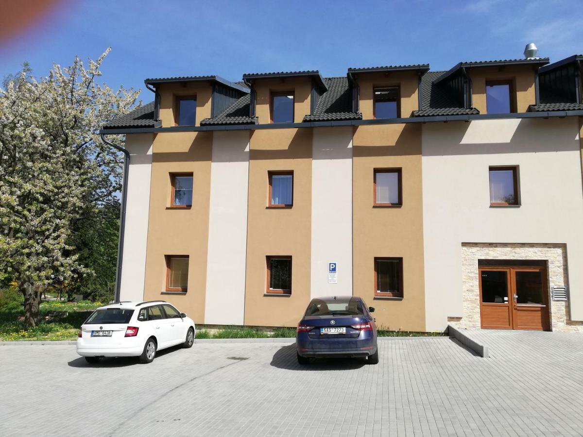 Apartman U Zamku Лоучна-над-Десноу Экстерьер фото